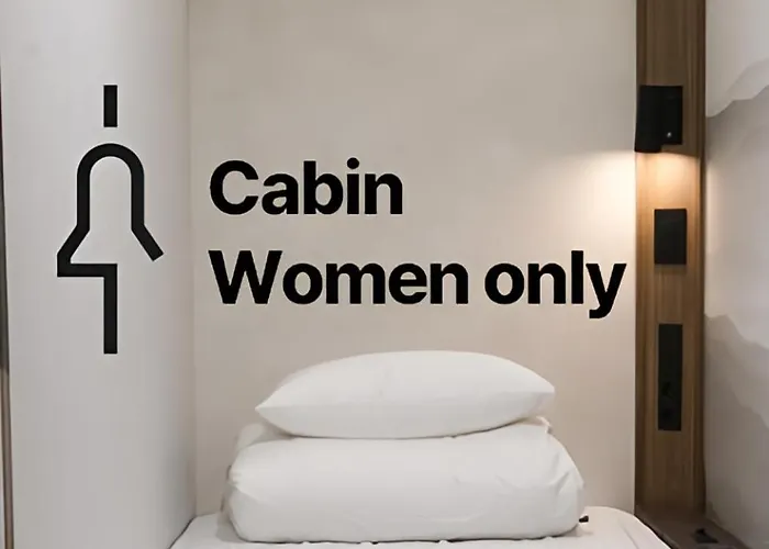 Goyoo & Capsulehotel *
